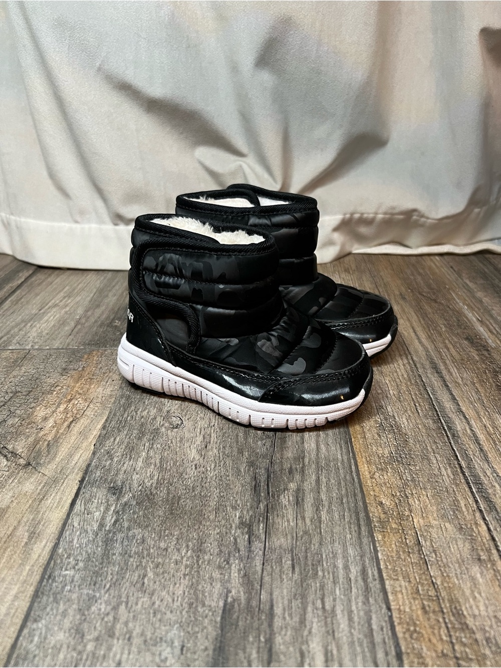 Hobibear Kids Black Insulated Winter Boots